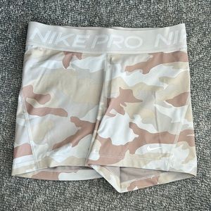 Nike Camouflage Athletic Shorts size medium